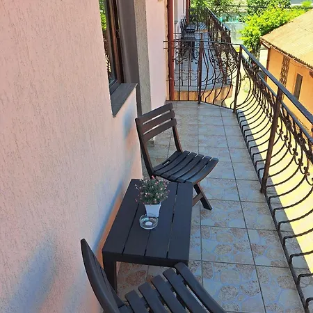 Casa Dana * Două Mai